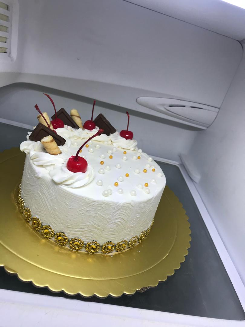 Classic Cherry Cream Cake